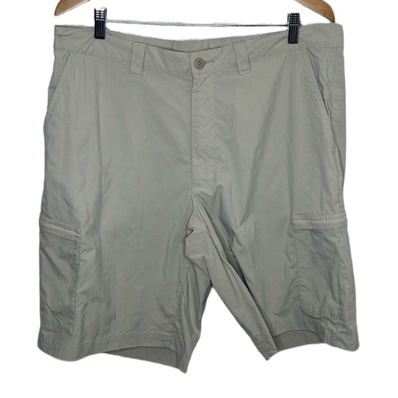 Patagonia Tan Nylon Cargo Shorts Mens Size 38 BLEMISH - Picture 1 of 6